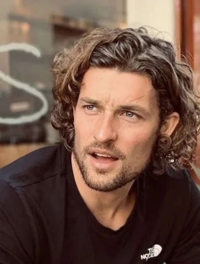 Cortes de cabelo ondulado masculino: 38 inspirações, dicas e cuidados 12 cortes de cabelo ondulado masculino