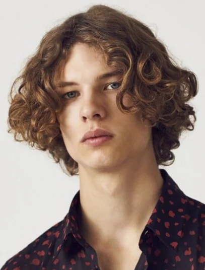 corte de cabelo surfista masculino 18