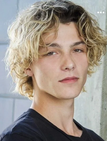 corte de cabelo surfista masculino 5