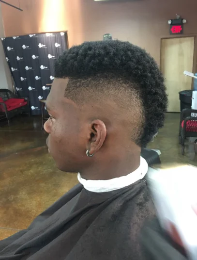 corte de cabelo masculino crespo moicano 26