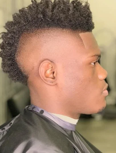 corte de cabelo masculino crespo moicano 28