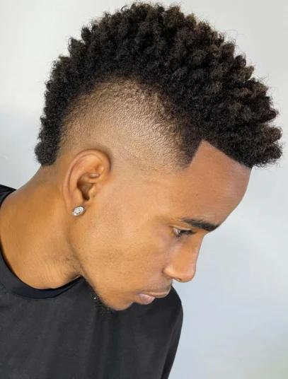corte de cabelo masculino crespo moicano 29